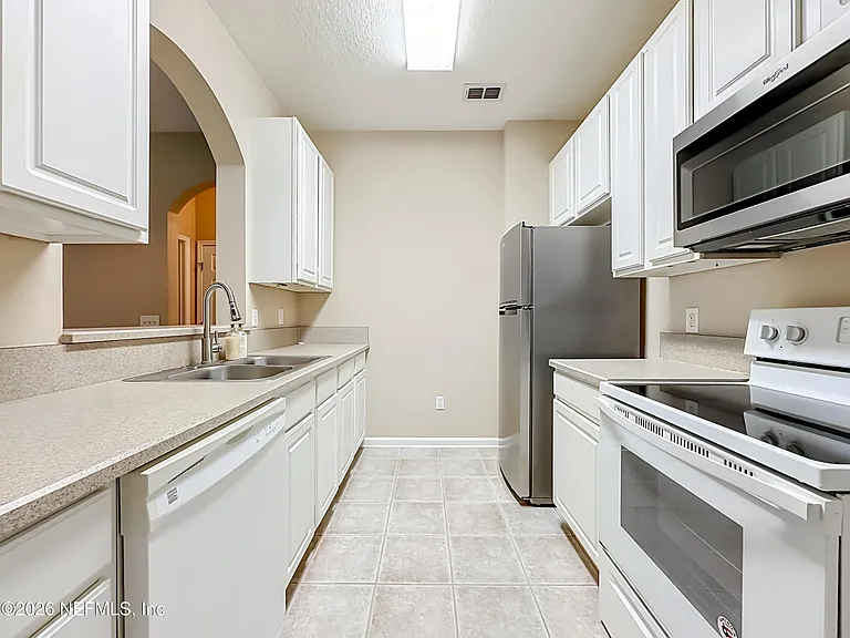 7801 Point Meadows Dr #1102 — Photo 8