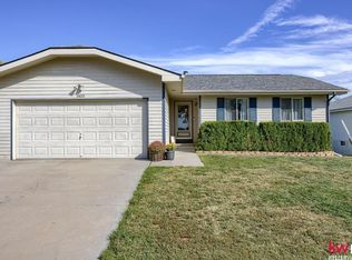1900 NW 58th St, Lincoln, NE 68528