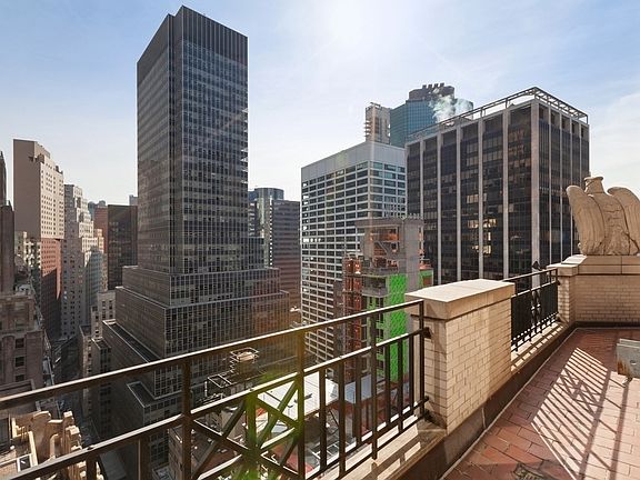 3rd image of 67 Wall St APT 23B