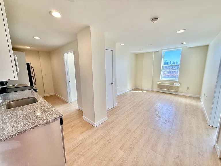 249 S 49th St #8O6 — Photo 3