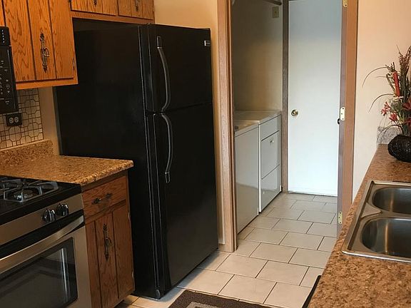 5th image of 9318 W 142nd St