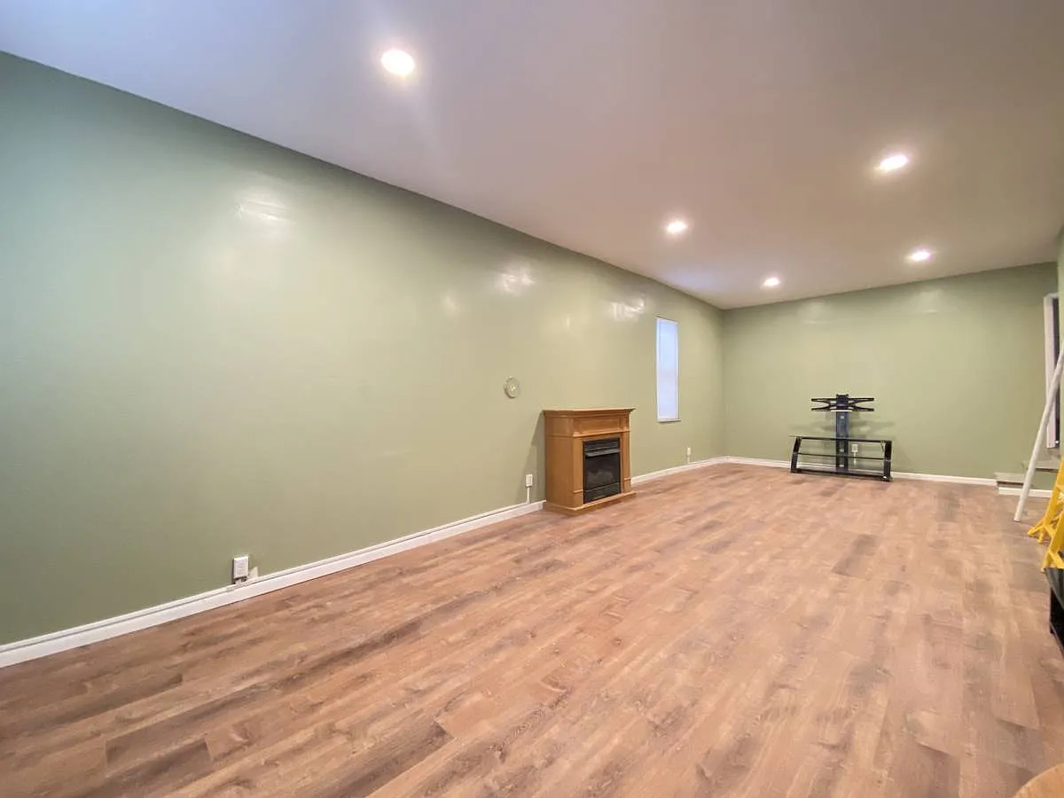 4 bed, 2334 sqft, $2,300 — Photo 4