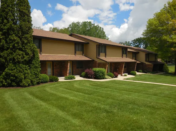 4742 Charing Dr, Rockford, IL 61114