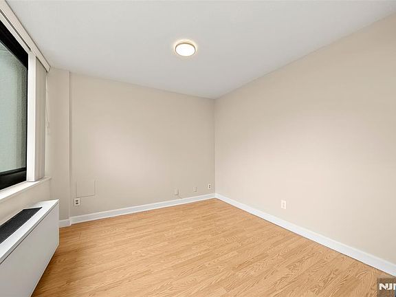4th image of 200 Old Palisade Rd