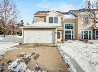 392 Wilderness Dr, Chaska, MN 55318