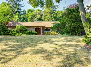 1528 Knareswood Dr, Mississauga, ON L5H 2M1