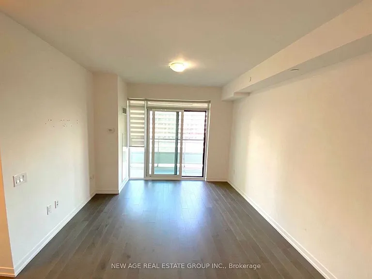 2560 Eglinton Ave W #1001 — Photo 6
