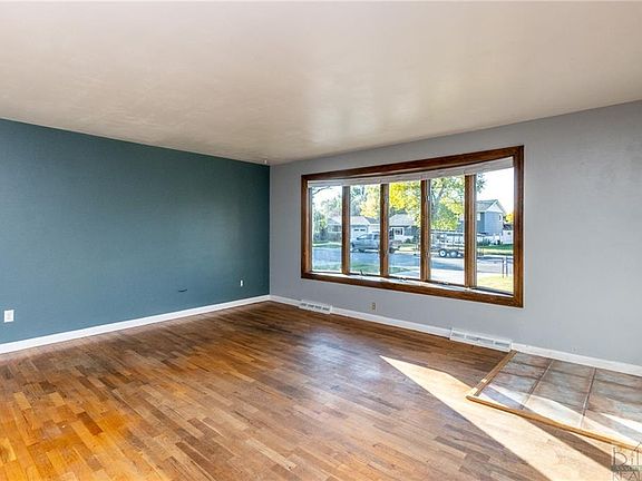2nd image of 2537 Clark Ave