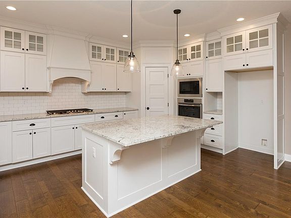5th image of 8482 NW 31st Ct