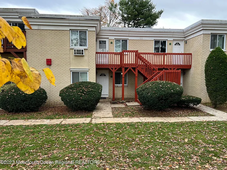 2 Lk Ave — Photo 15