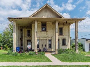 223 Lynn St, Baraboo, WI 53913