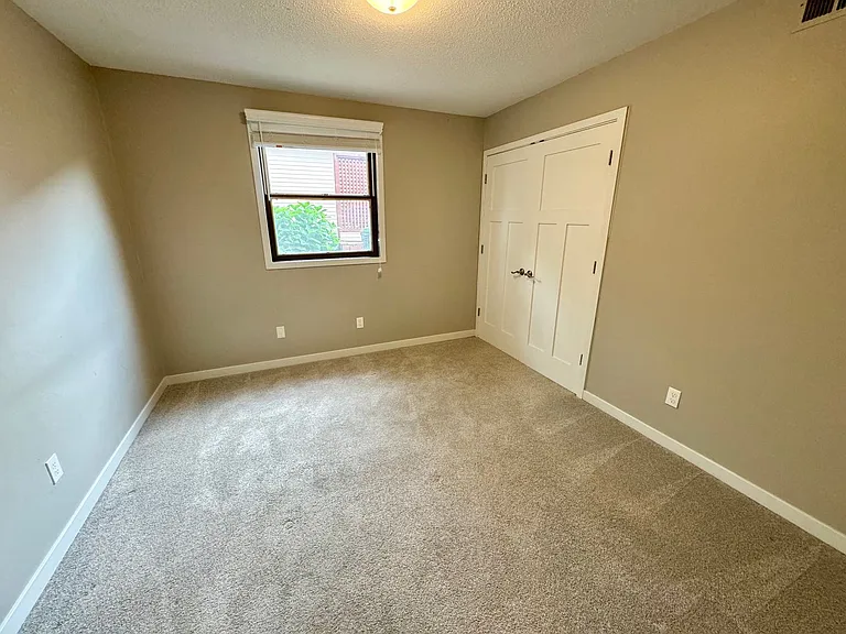 1004 Main St — Photo 22
