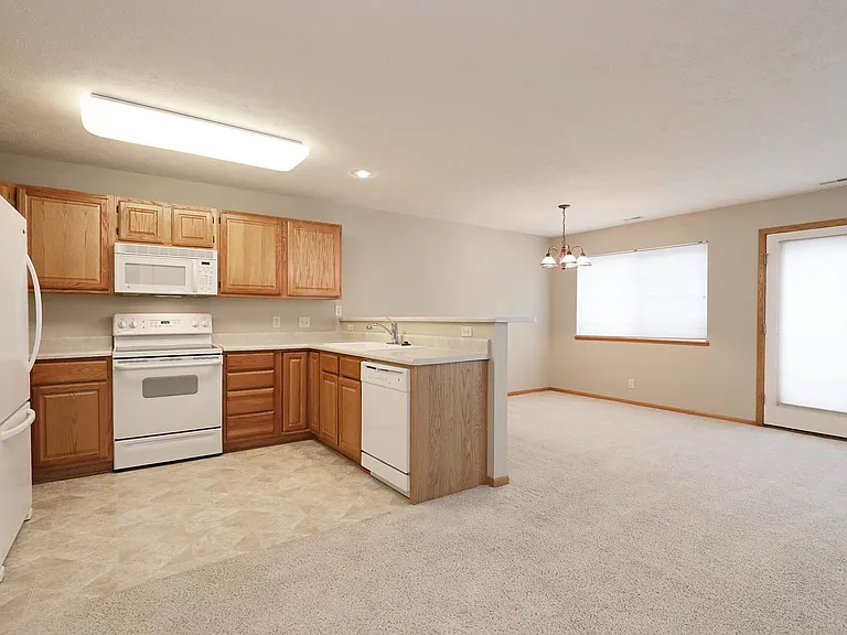 6907 Naples Dr — Photo 6