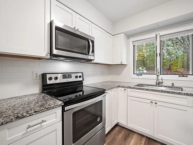 4330 Pin Oak Dr — Photo 6