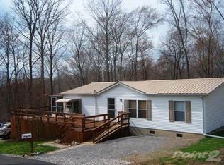 104 Kangaroo Ridge Rd, Byrdstown, TN 38549