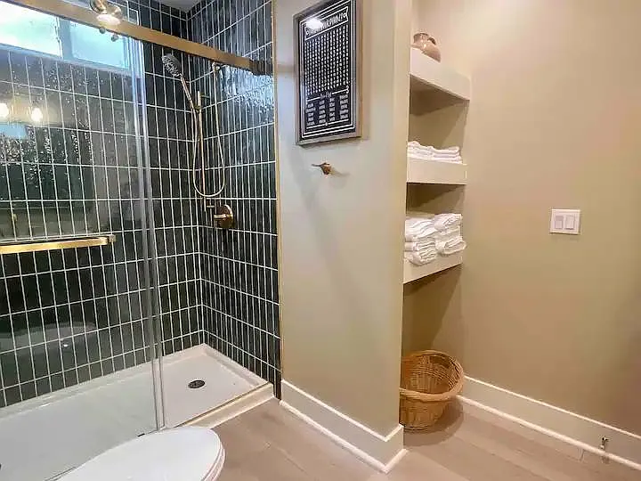 4362 Mason St — Photo 15