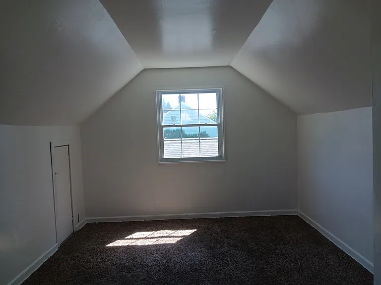 12405 Emery Ave — Photo 12