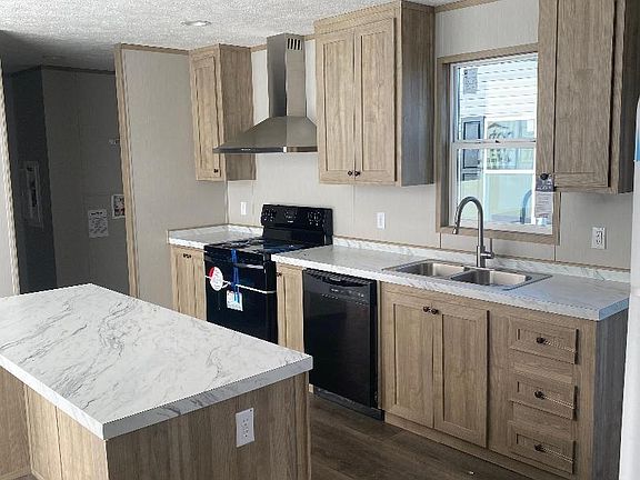 4th image of 24 Tripp Dr