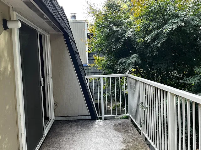 9805 NE 124th St #102 — Photo 10