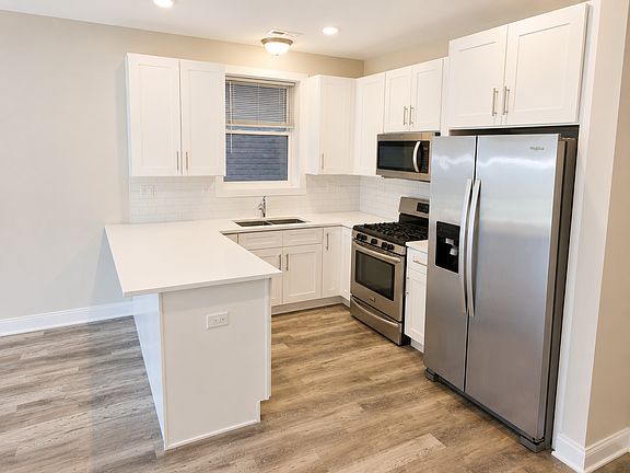 2nd image of 6622 S University Ave #1