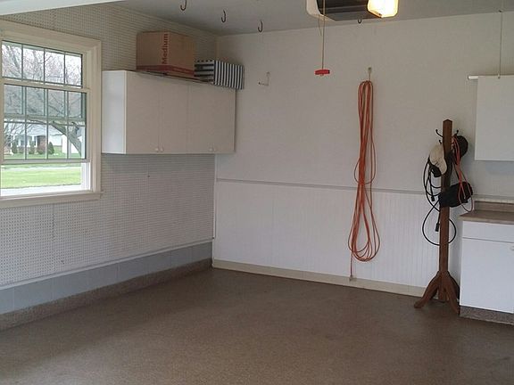4th image of 971 Normandy Cir