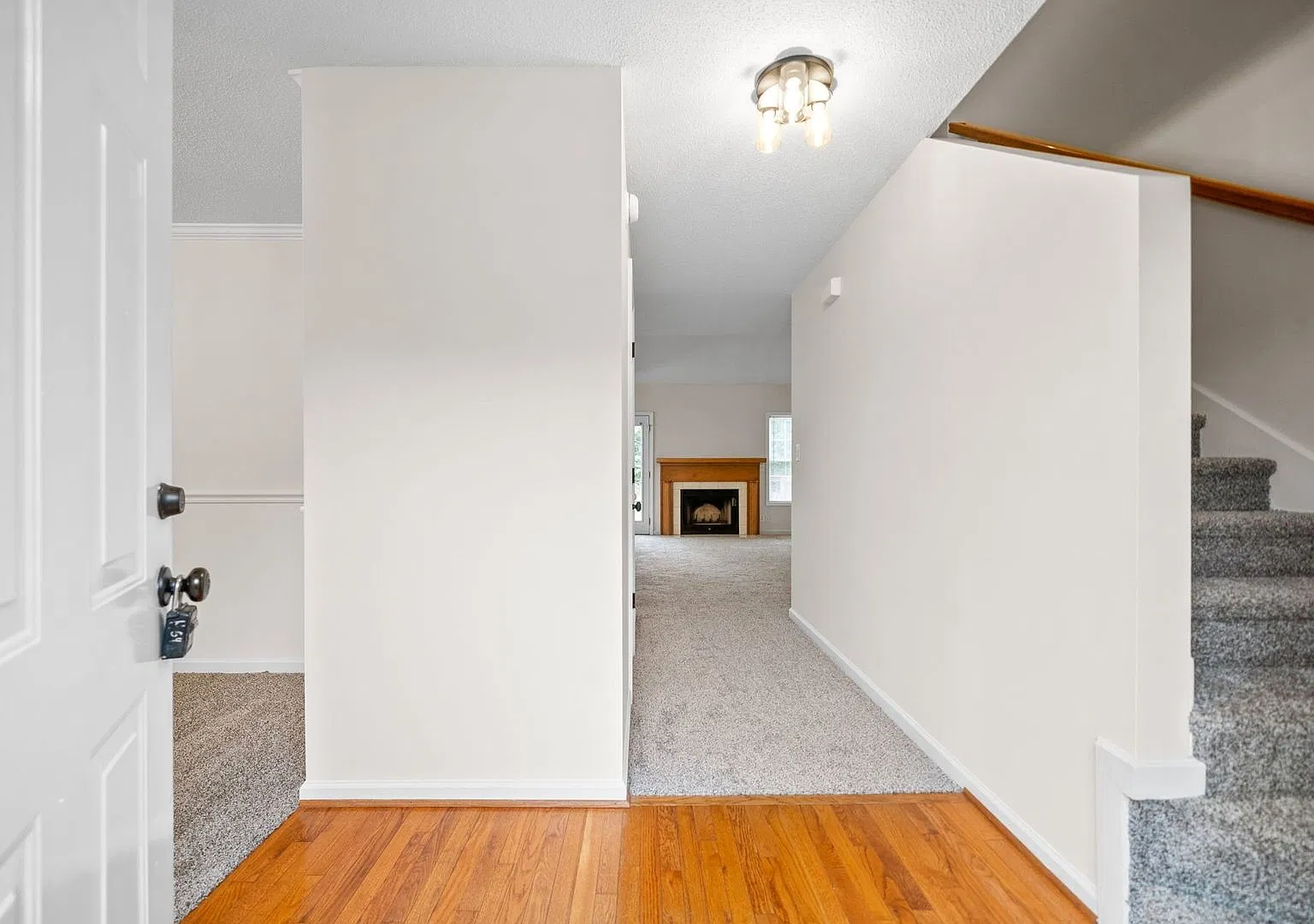 Awesome 3 Bedroom/2.5 Bath with Large Bonus Room in Sango Area! Only minutes from Exit 11 / I-24!! — Photo 4