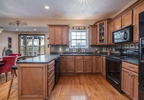 3rd image of 1006 Proud Eagle Dr