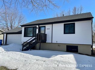 5113 W Royal St, Sioux Falls, SD 57106
