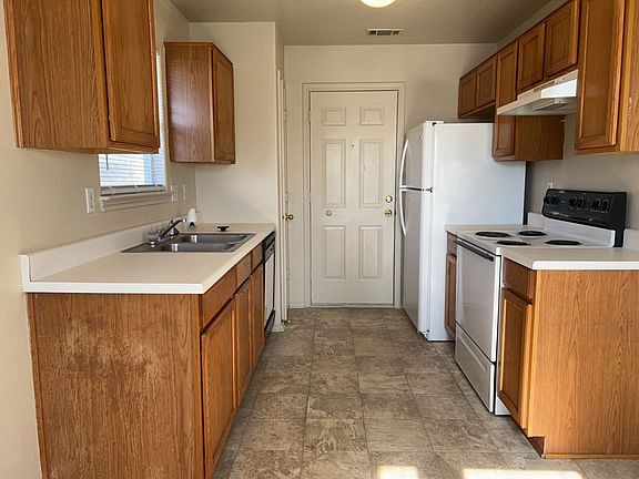 4th image of 3606 Warfield Dr
