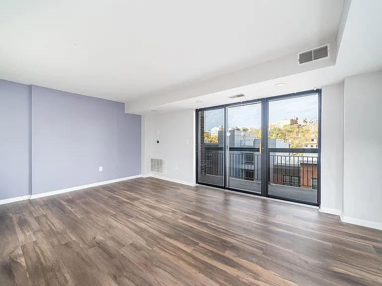 700 1st St #8Q — Photo 2