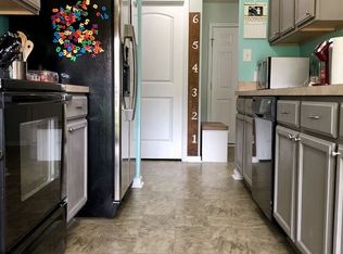 719 Batchelor Rd, Richlands, NC 28574