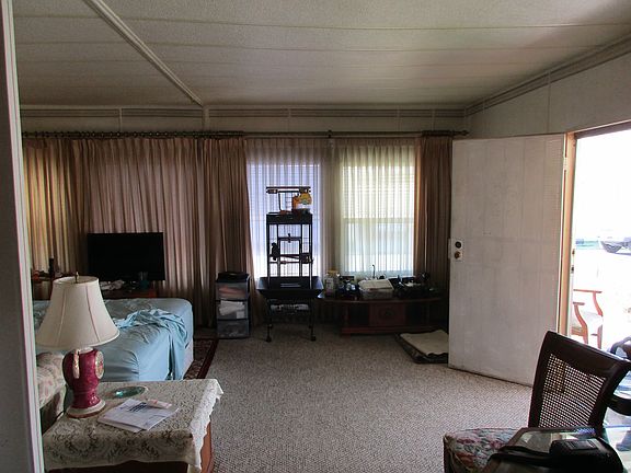 3rd image of 1895 W Devonshire Ave Space 103