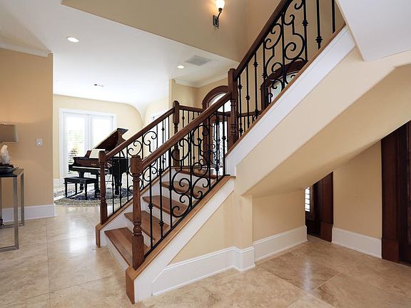 4th image of 1807 Nantucket Dr
