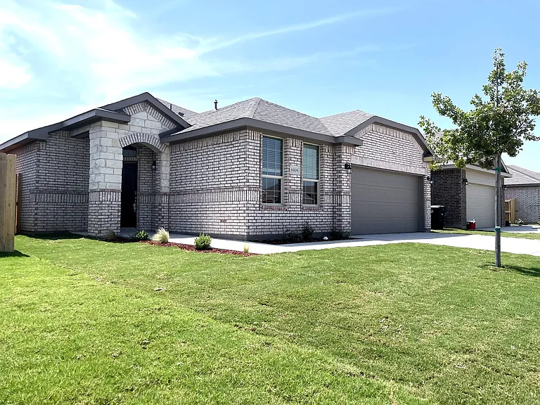 6909 Capstone Rd — Photo 1
