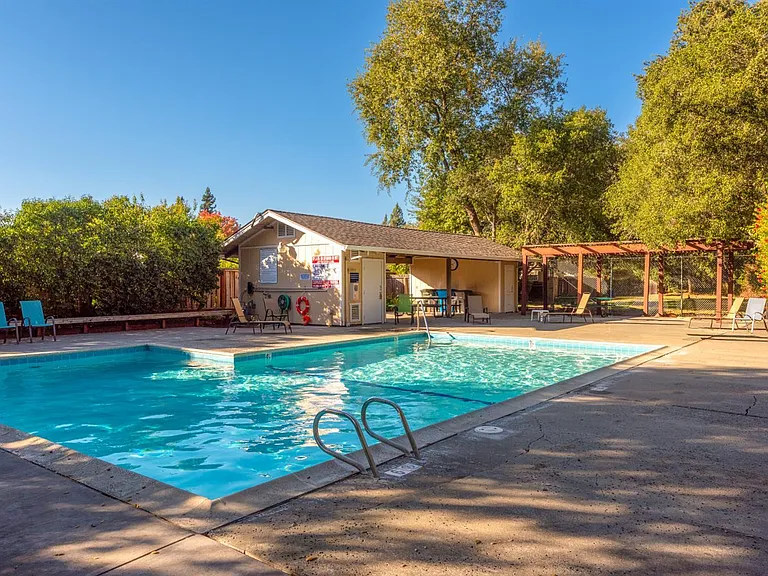 4127 Siskiyou Ave — Photo 21
