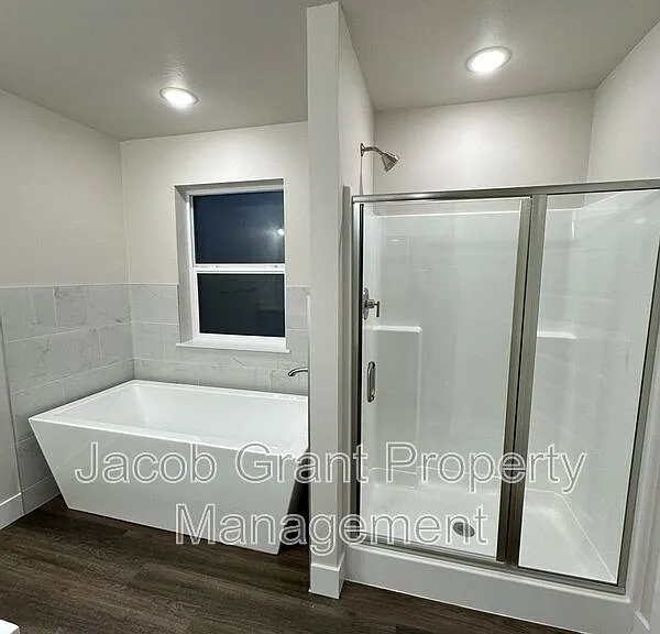 826 E Sunnyside Rd #4 — Photo 17