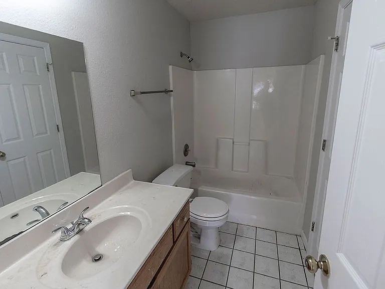 1412 N Frideriki Dr — Photo 10