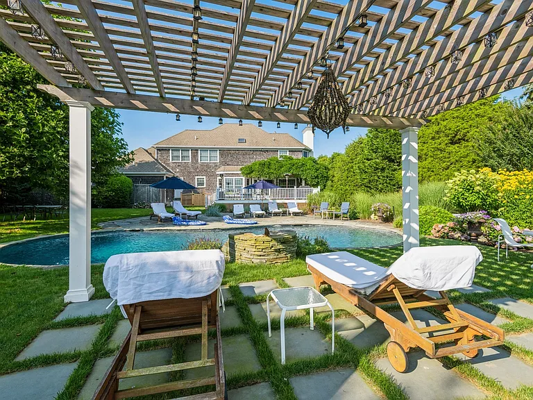 31 Fairbanks Ct — Photo 13