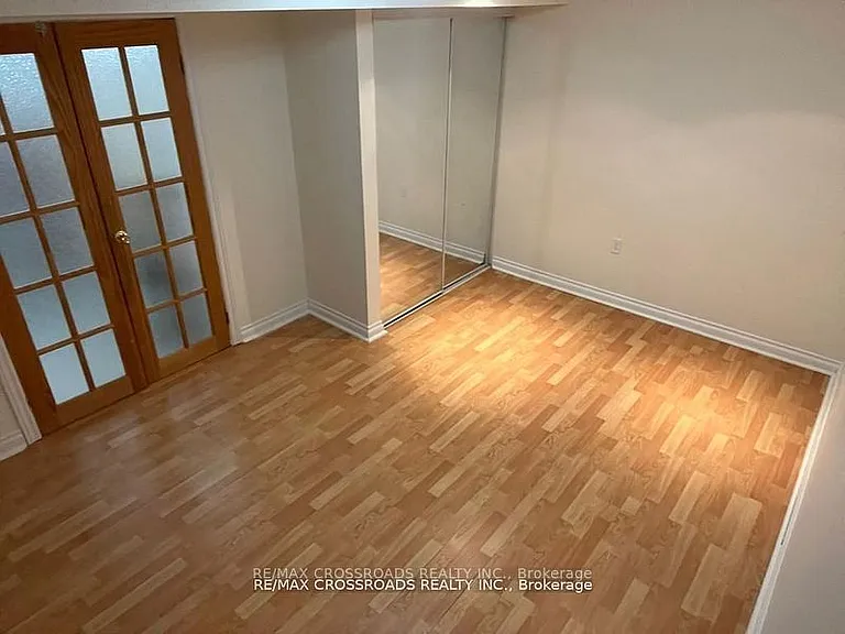 27 Bobolink Ave — Photo 3