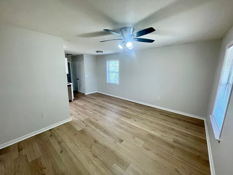 GS-Oak Village I — Photo 3
