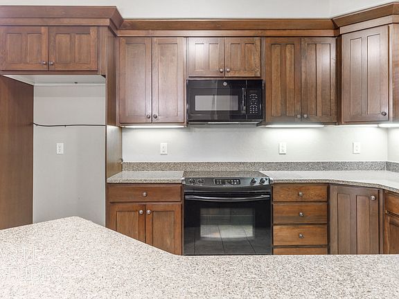 4th image of 810 S Dixie Dr Unit 1511