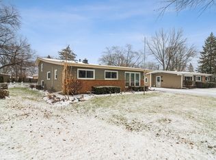 4022 Bluebird Ln, Rolling Meadows, IL 60008