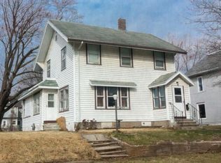 214 2nd St NE, Hampton, IA 50441