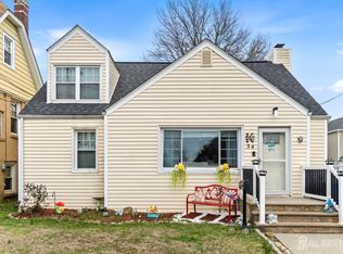 34 Ling St, Fords, NJ 08863