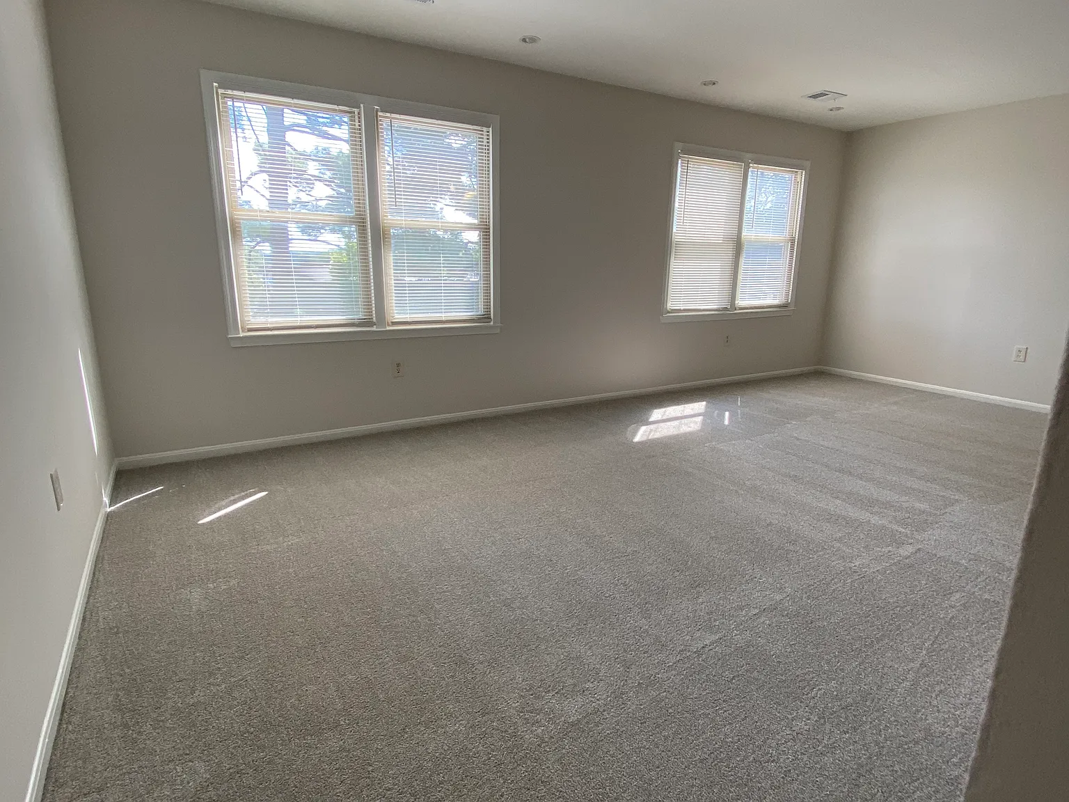 3 bed, 2.5 bath, 1524 sqft, $3,200 — Photo 4