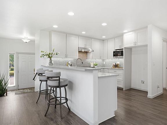 5th image of 300 Columbia Point Dr Unit A112