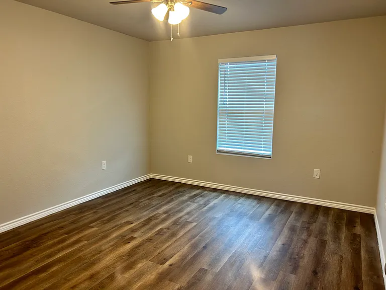 2618 Leroy Ln #B — Photo 11