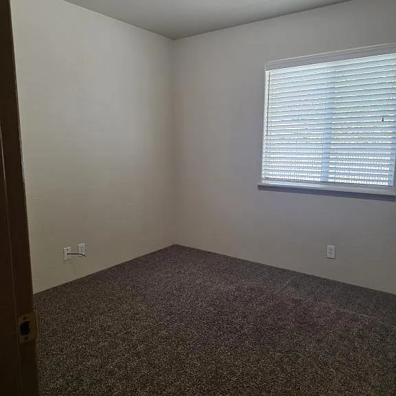 810 SW Oak St — Photo 6