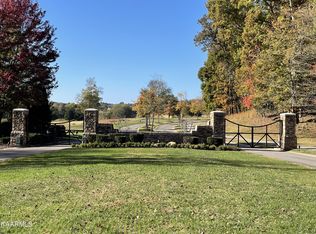 3064 Old Club Rd, Loudon, TN 37774