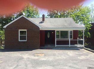 25 Boght Rd, Watervliet, NY 12189